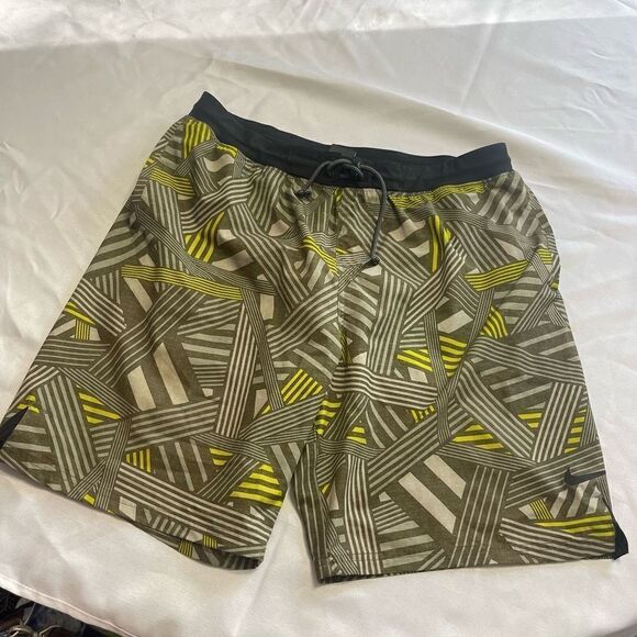 Nike Green Swim Trunks Board Shorts Bathing Suit Lined Size XL - Picture 1 of 10